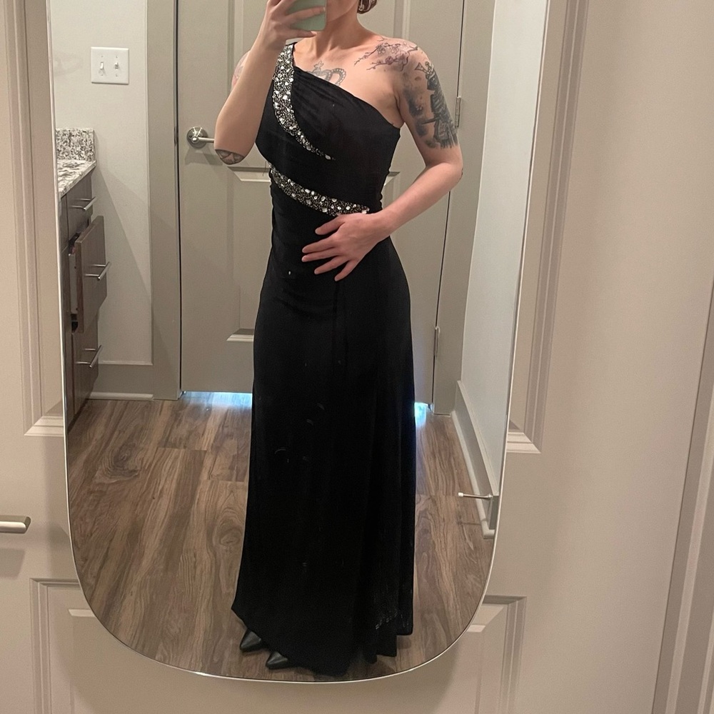 Beaded‎ Cachet Black One-Shoulder Sleeveless Gown Formal Prom Silver Vintage